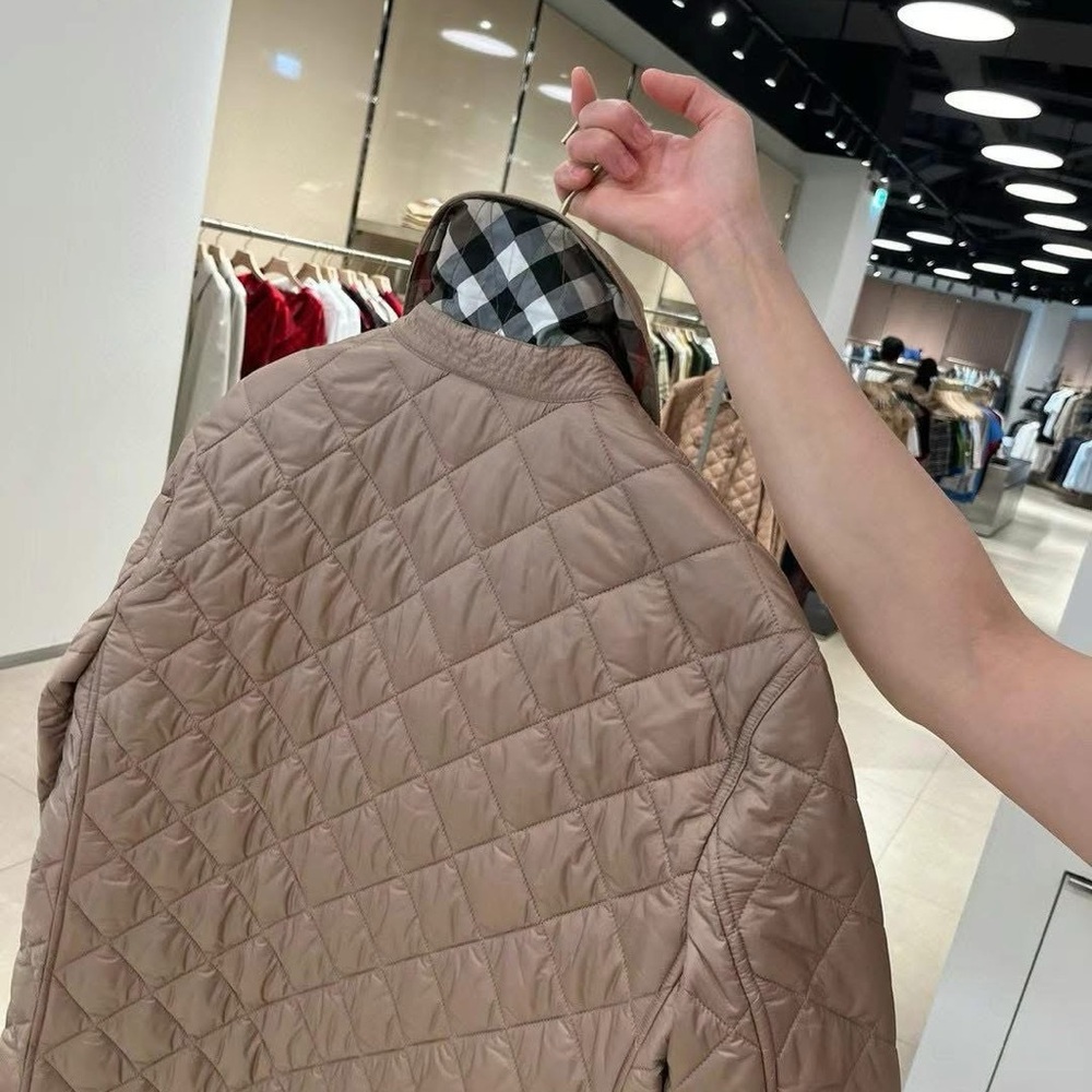 Burberry Dalry Women's Quilted Tan Jacket with check details inside - Picture 6 of 15